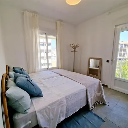 Sunrise On Spain Street Апартаменти