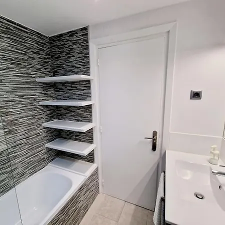 Sunrise On Spain Street Естепона