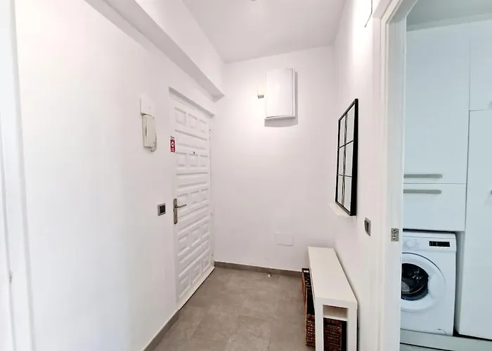 Sunrise On Spain Street アパート エステポナ