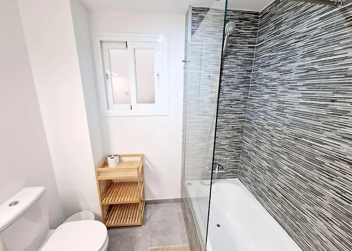 Sunrise On Spain Street アパート エステポナ