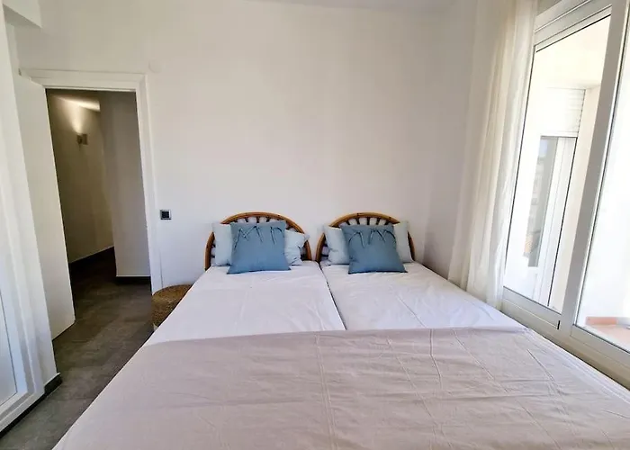 Sunrise On Spain Street エステポナ